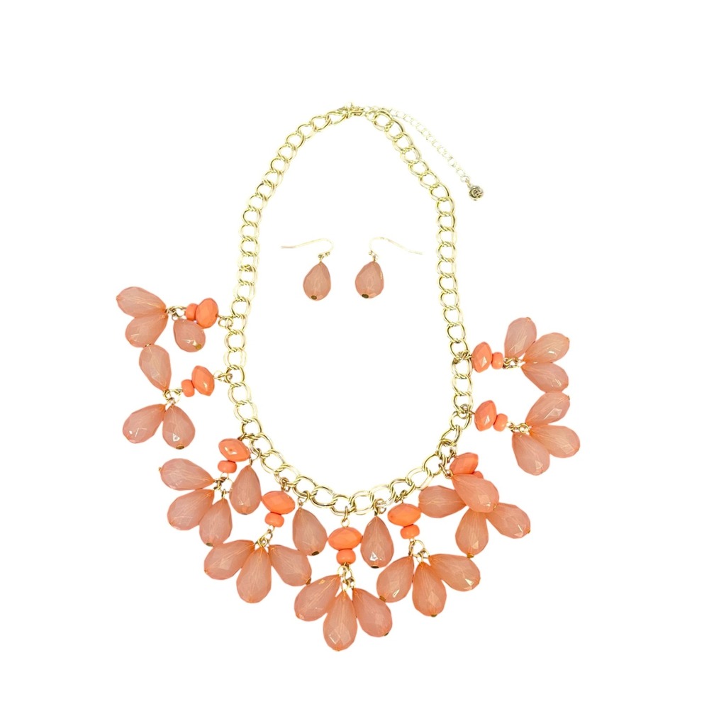 Cato 1946 Peach Coral Cluster Statement Necklace and Earrings Jewelry Set 18in